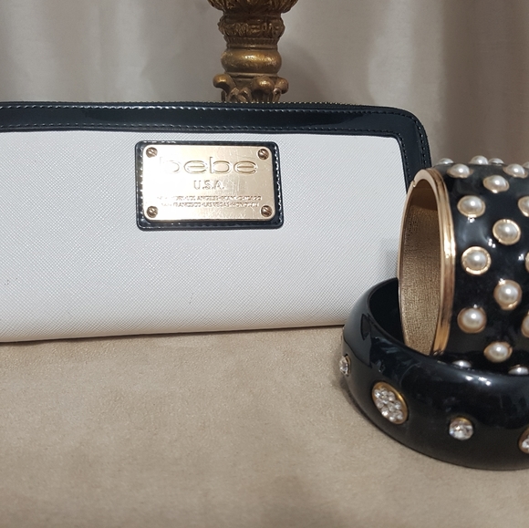 Wallet  😉 2 OR $20 - Picture 6 of 8